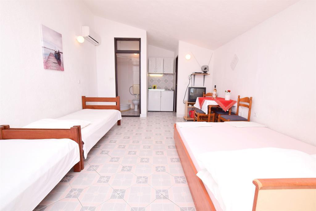 Apartments Dubravka พิสัก ภายนอก รูปภาพ