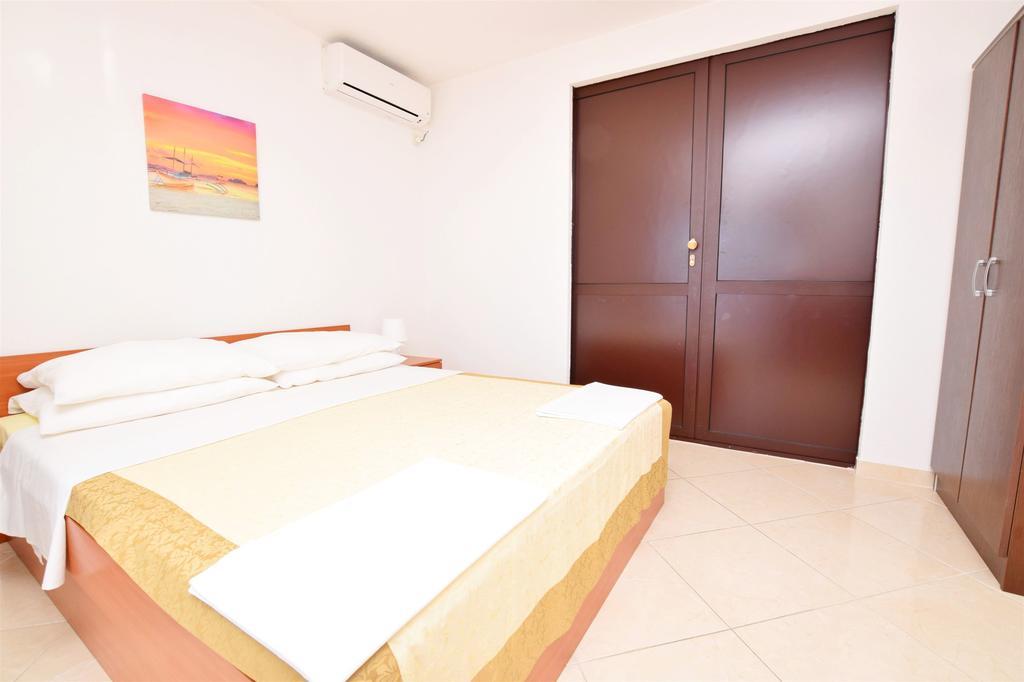 Apartments Dubravka พิสัก ภายนอก รูปภาพ