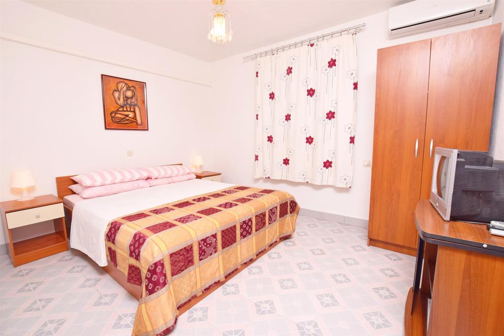Apartments Dubravka พิสัก ภายนอก รูปภาพ